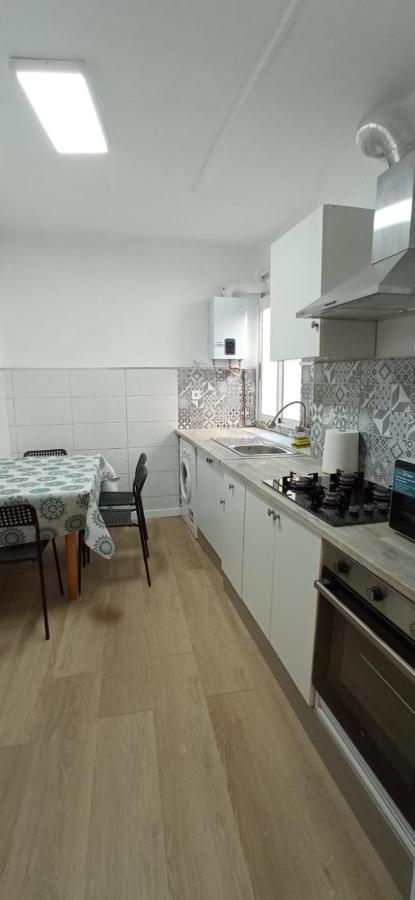 La Casona VIVIENDA USO TURÍSTICO RECIÉN REFORMADA EN EL CENTRO DE VILAGARCÍA. Vilagarcia de Arousa Exterior foto